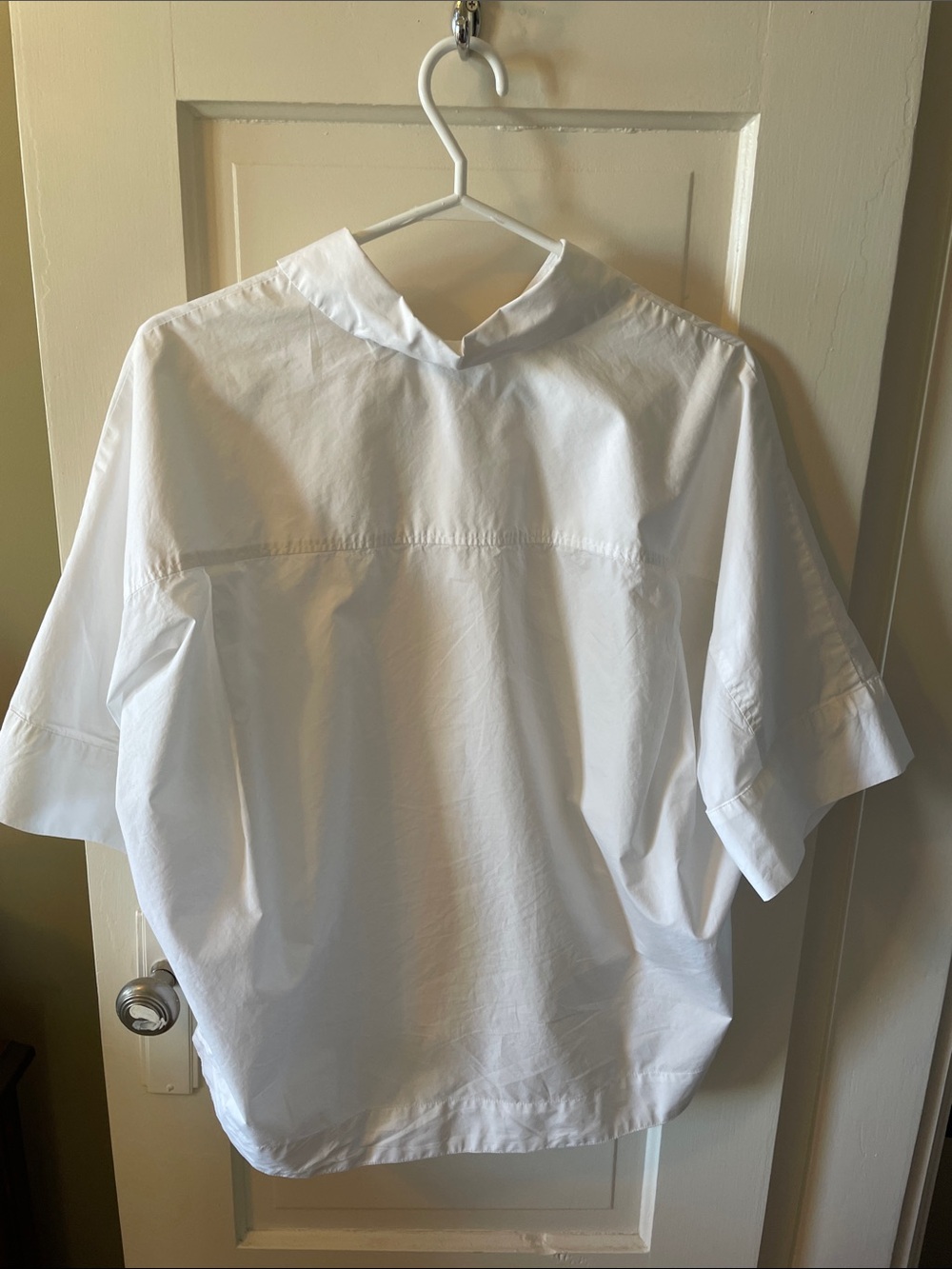Classic White Women's Collared Popover Top in Cotton Poplin - Picture 6 of 7